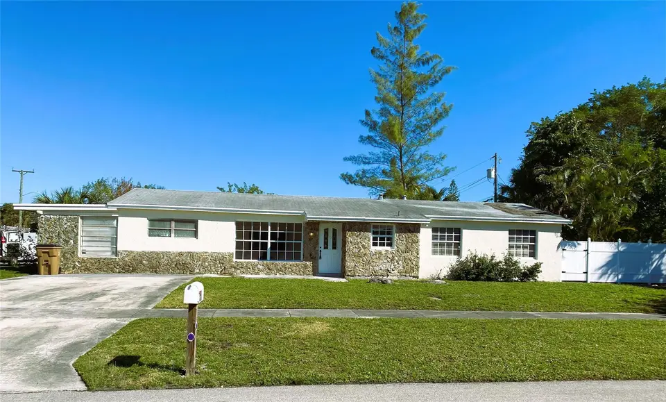 320 NW 4th Avenue 1, Deerfield Beach, FL 33441