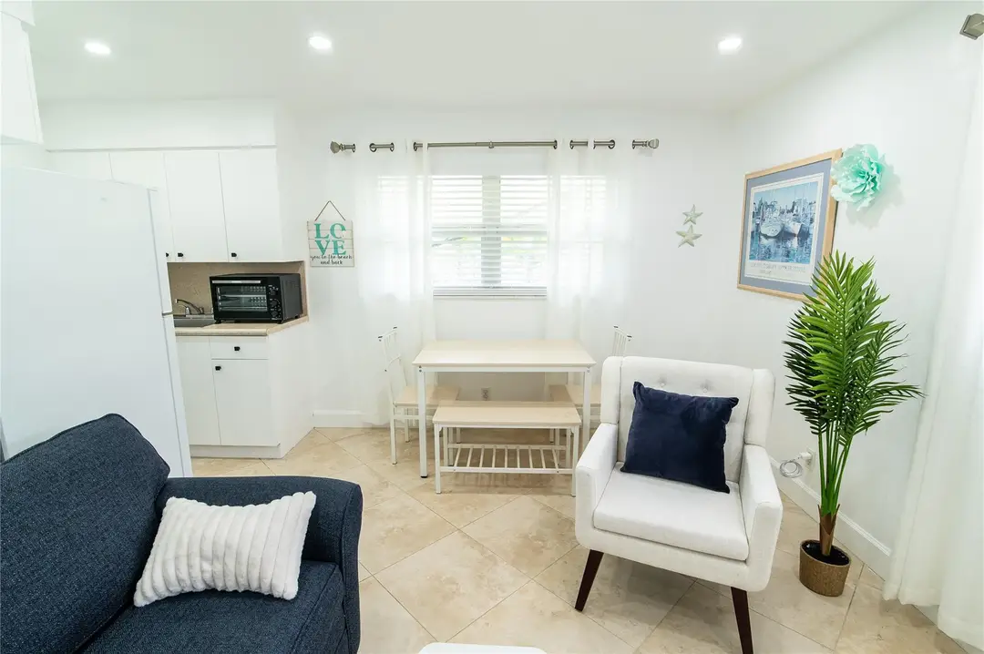 3230 NE 13th Street 203, Pompano Beach, FL 33062