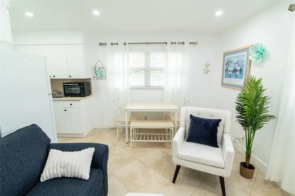 3230 NE 13th Street 203, Pompano Beach, FL 33062