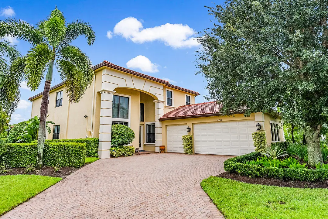 6786 Fox Hollow
