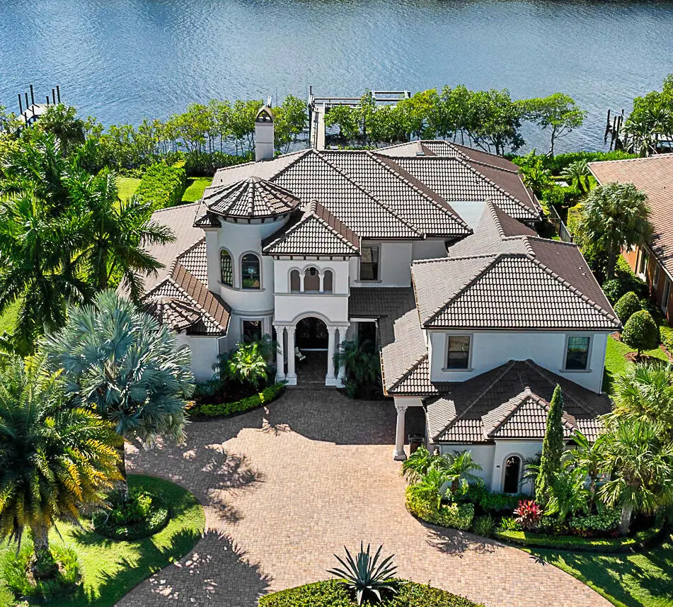 201 SE Fiore Bello, Port St. Lucie, FL 34952