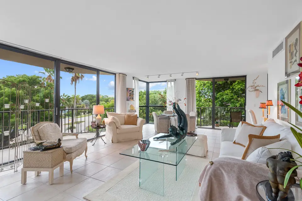 859 Jeffery Street 401, Boca Raton, FL 33487