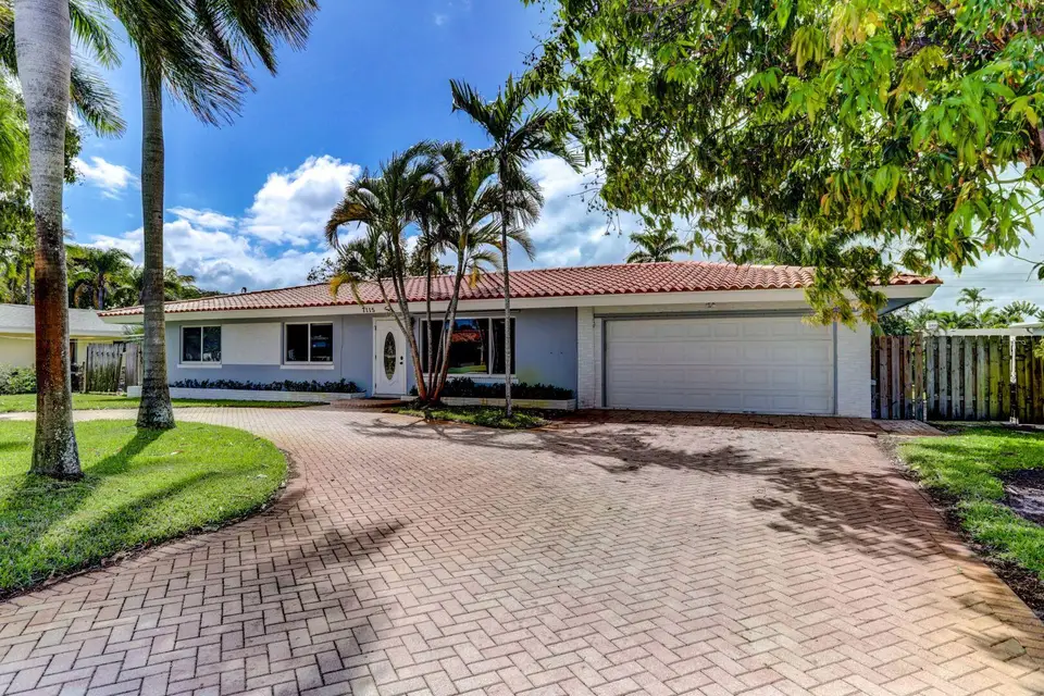 7115 Venetian Way, West Palm Beach, FL 33406