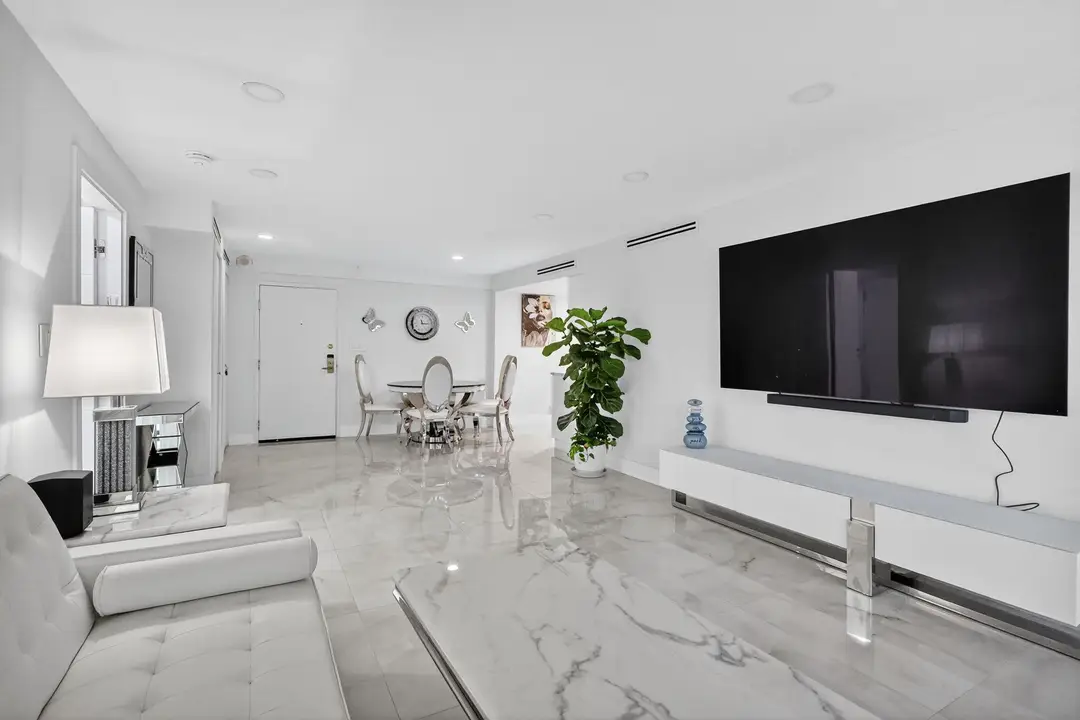 5225 Collins Avenue 1408, Miami Beach, FL 33140