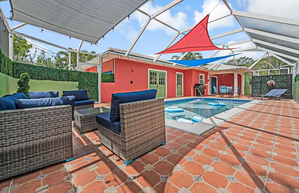 532 N Palmway, Lake Worth Beach, FL 33460