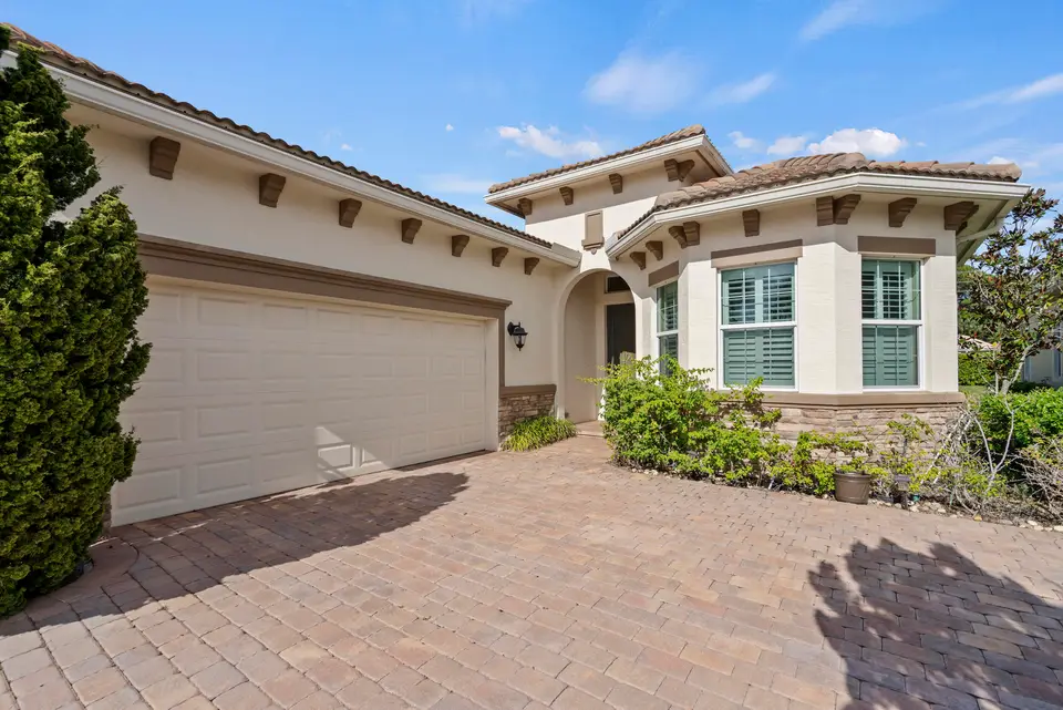 10937 SW Visconti Way, Port St. Lucie, FL 34986