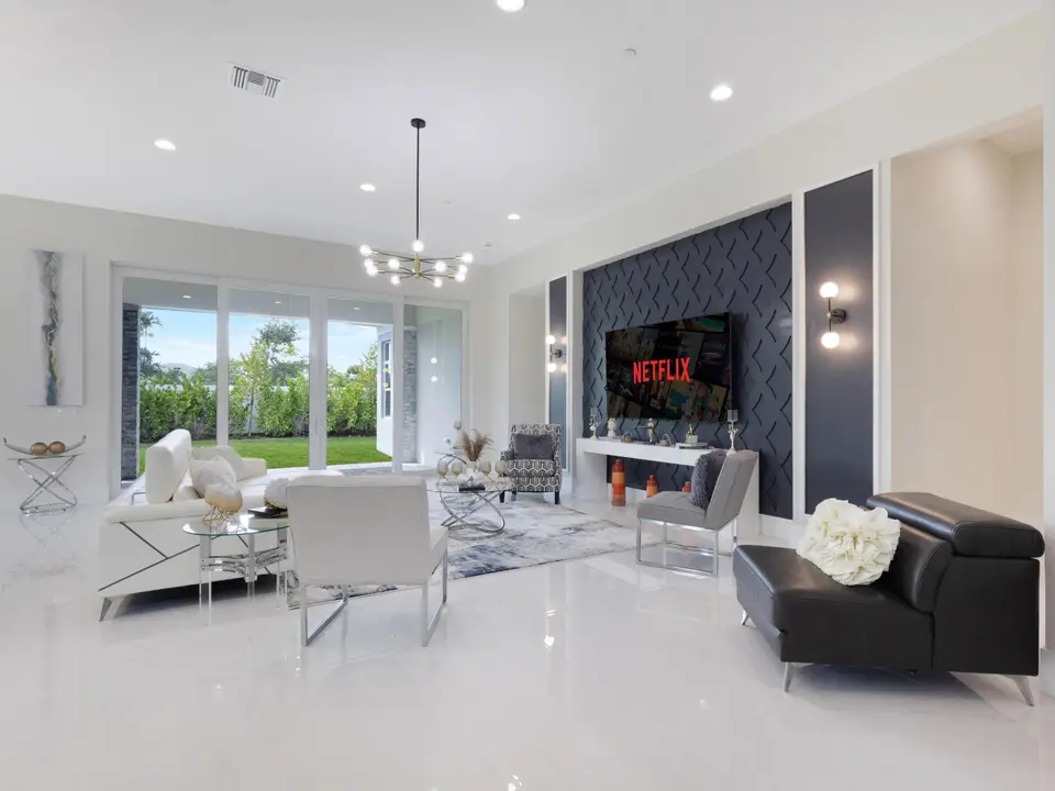 9124 Coral Isles Circle, Palm Beach Gardens, FL 33412