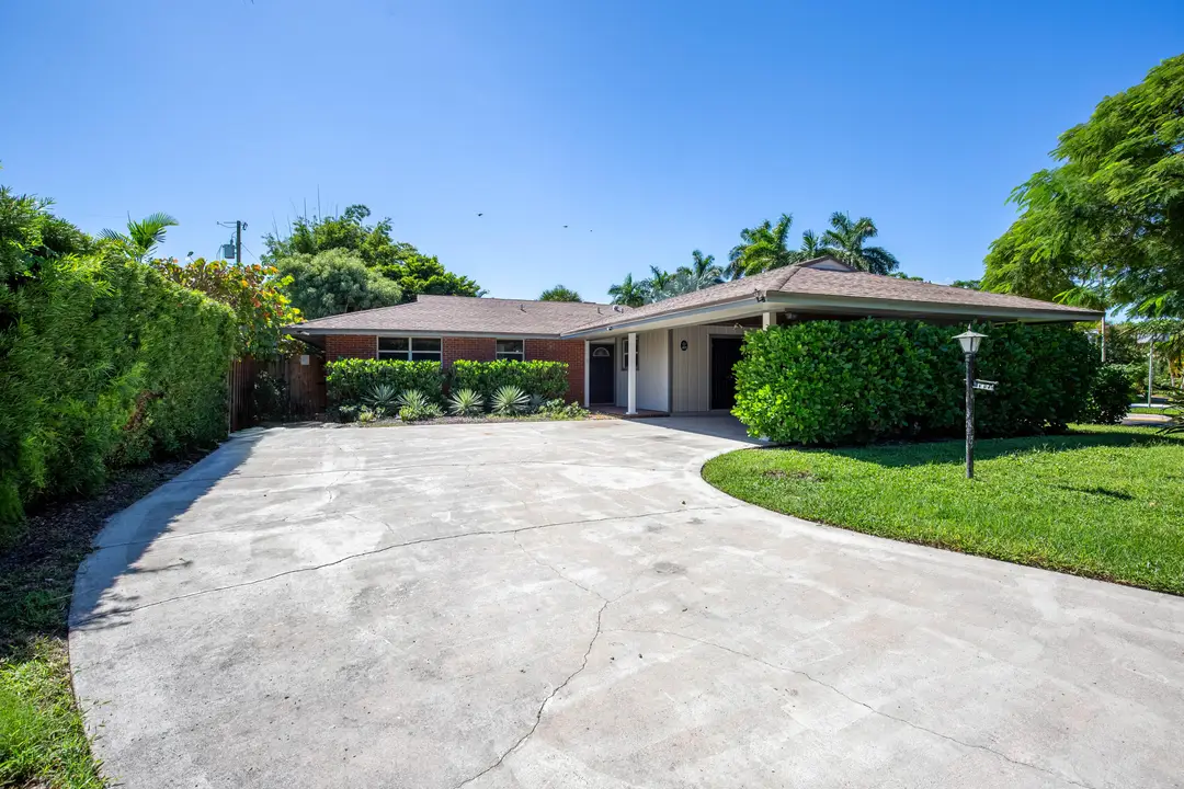 187 Auburn Drive, Lake Worth Beach, FL 33460