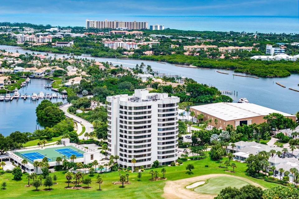 3322 Casseekey Island Road 504, Jupiter, FL 33477