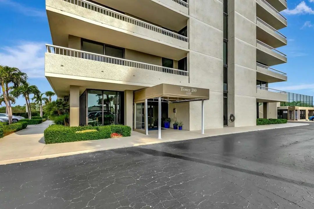 5550 N Ocean Drive 2b, Singer Island, FL 33404
