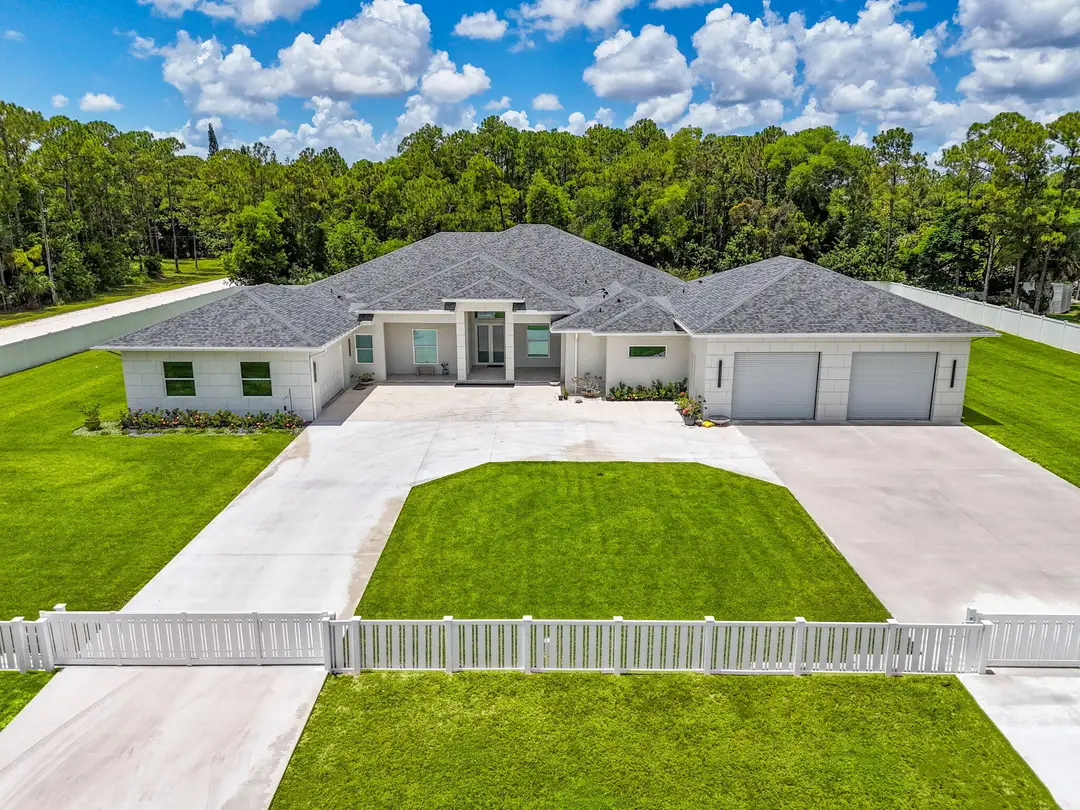 8425 Apache Boulevard, The Acreage, FL 33470