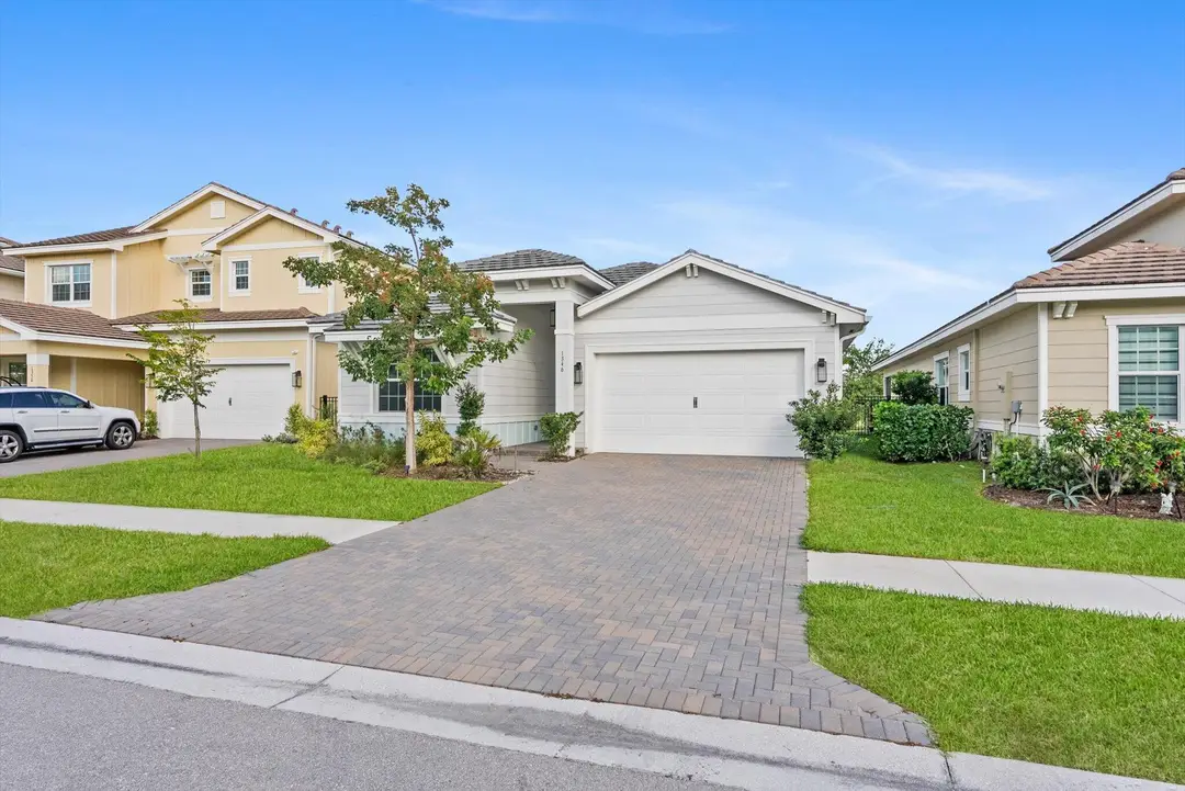1346 Harvester Crossing, Loxahatchee, FL 33470