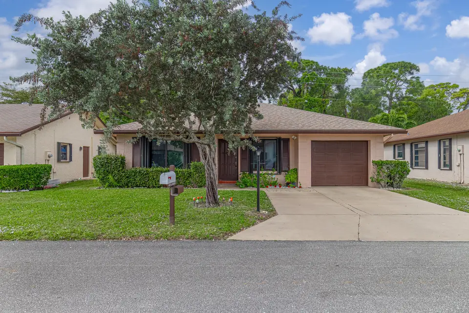 6335 Tall Cypress Circle, Greenacres, FL 33463