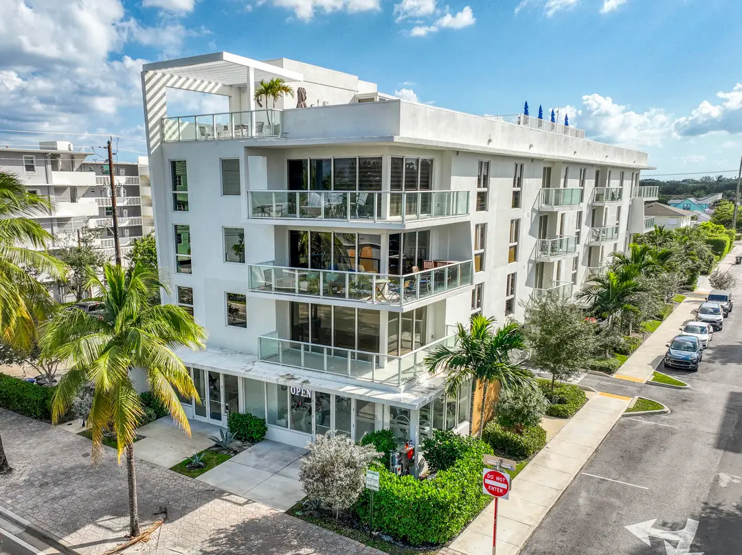 117 Lake Avenue 204, Lake Worth Beach, FL 33460