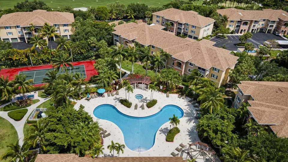 6450 Emerald Dunes Drive 301, West Palm Beach, FL 33411