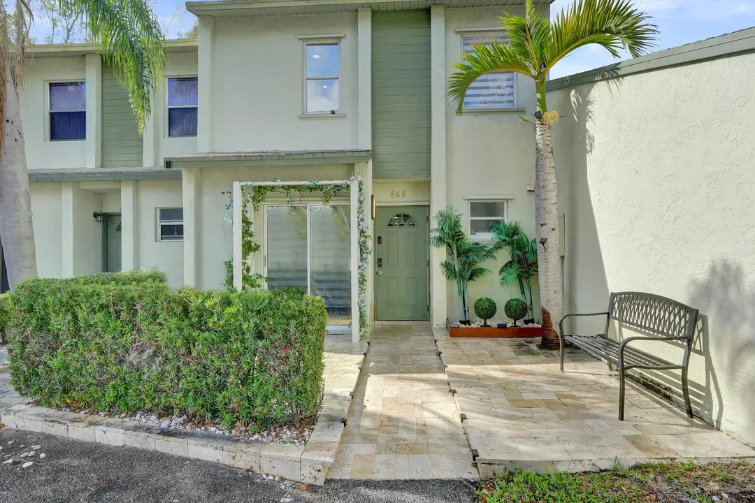 FRONT OF HOUSE