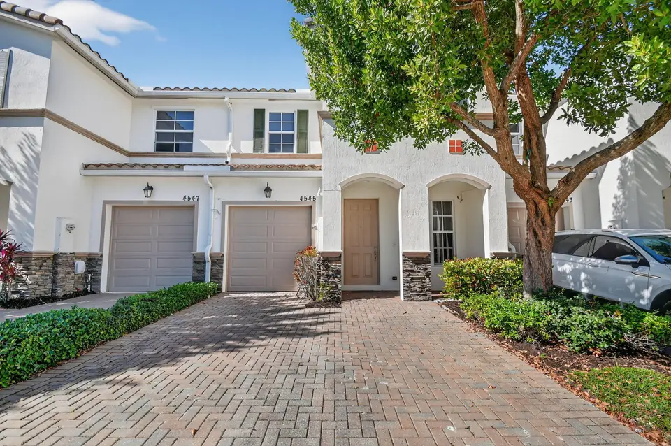 4545 Tara Cove Way, West Palm Beach, FL 33417