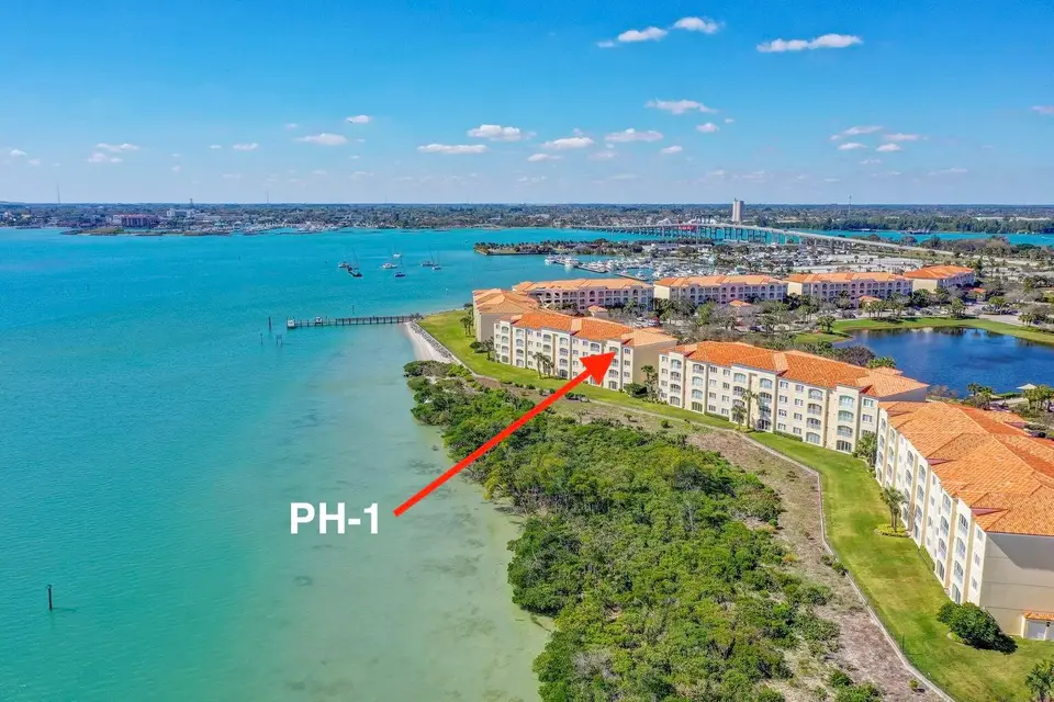 29 Harbour Isle Drive W Ph01, Hutchinson Island, FL 34949
