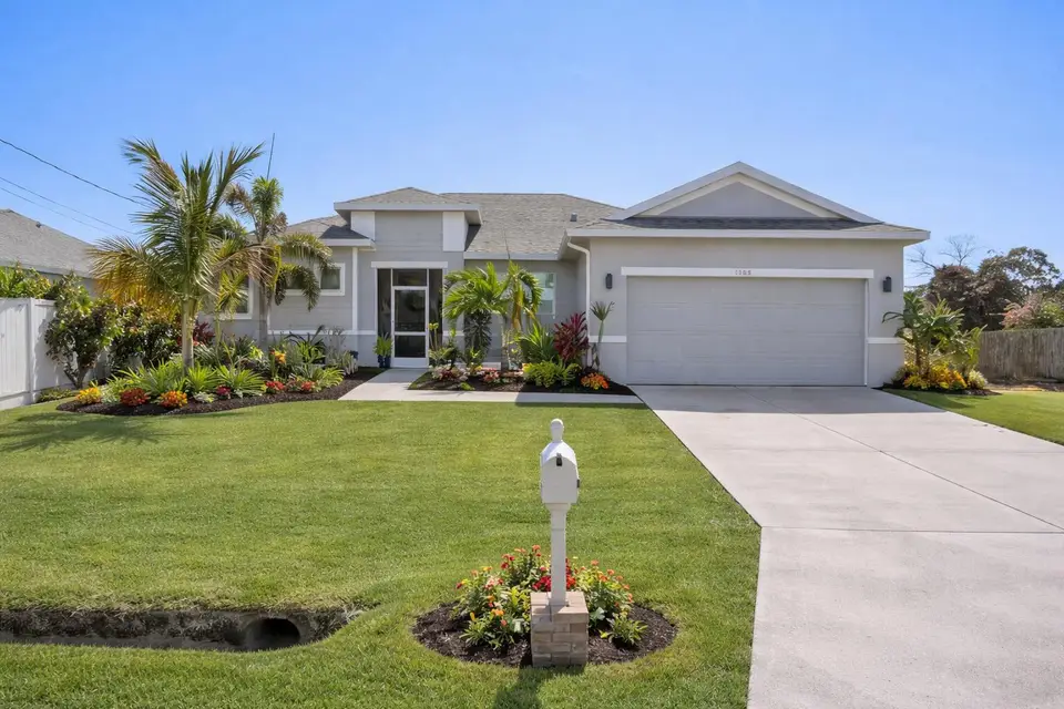 1568 SW Abacus Avenue, Port St. Lucie, FL 34953