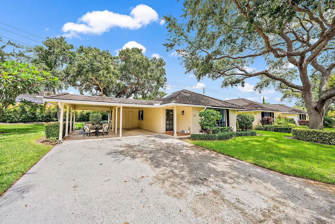 11325 Twelve Oaks