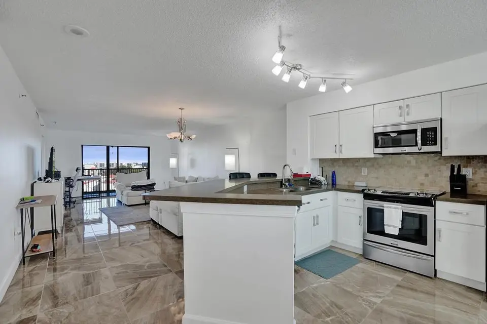 2334 S Cypress Bend Drive 907, Pompano Beach, FL 33069
