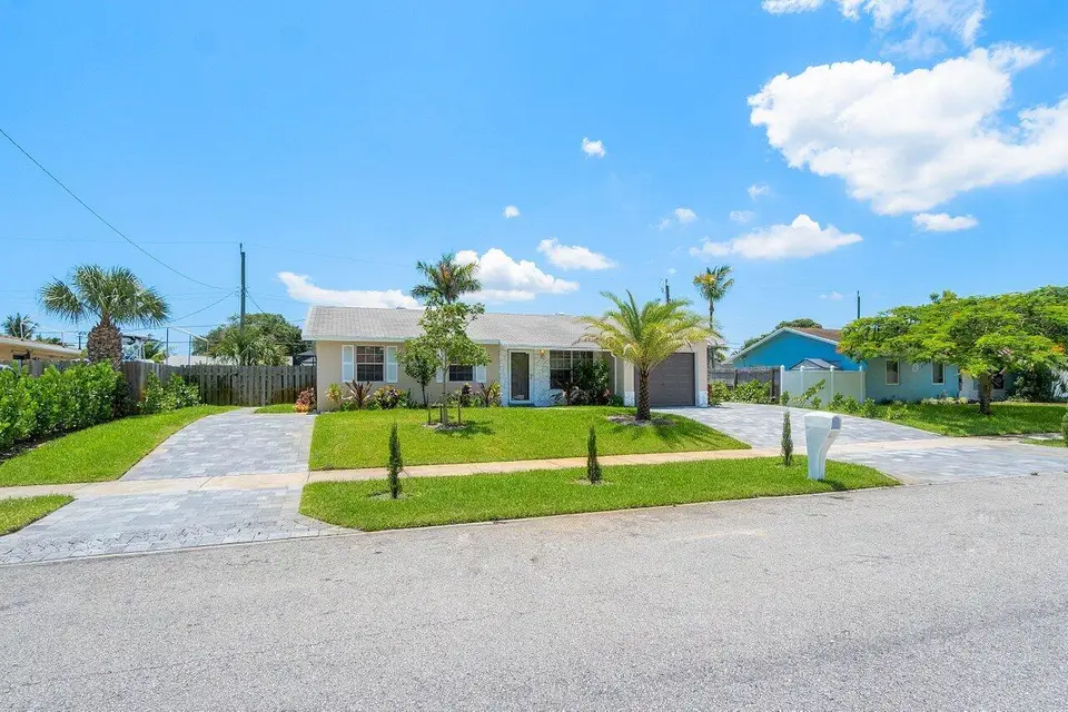 1837 16th Avenue N, Lake Worth Beach, FL 33460