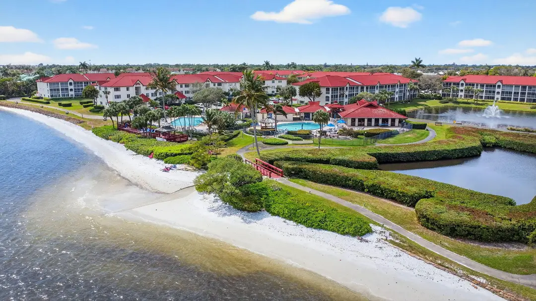 7030 Half Moon Circle 117, Hypoluxo, FL 33462