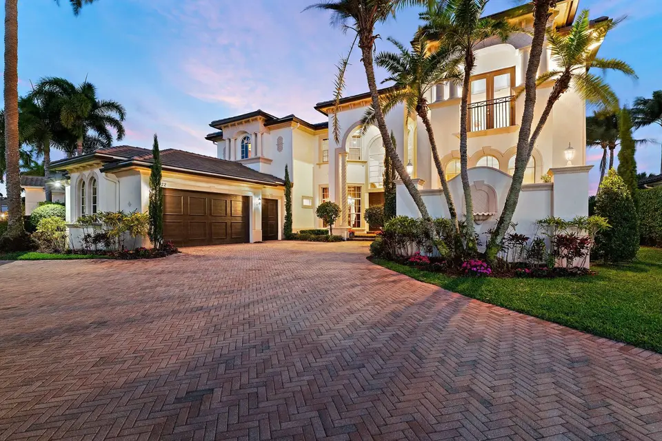 422 Savoie Drive, Palm Beach Gardens, FL 33410