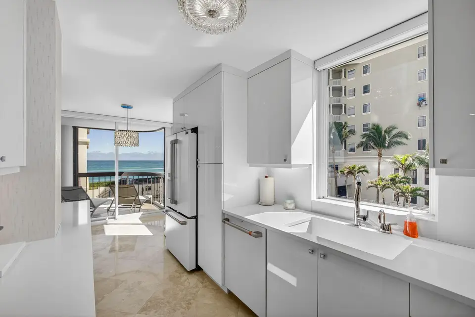 5380 N Ocean Drive 3b, Singer Island, FL 33404