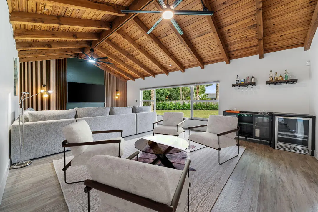 14-web-or-mls-Living Room