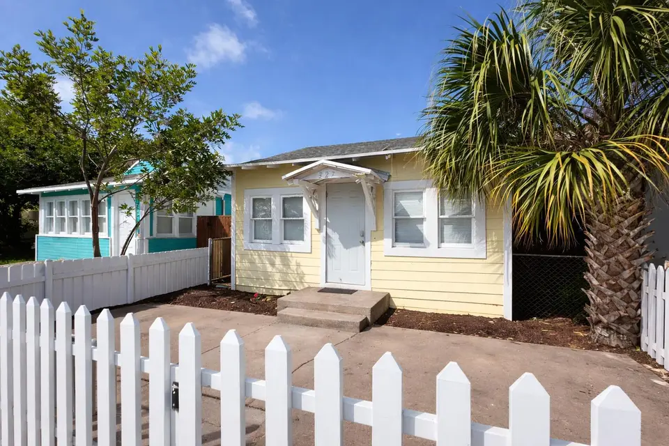 327 S L Street, Lake Worth Beach, FL 33460