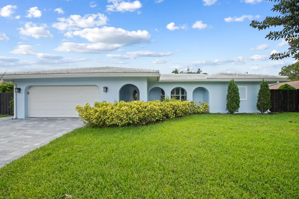 3244 NW 25th Way, Boca Raton, FL 33434