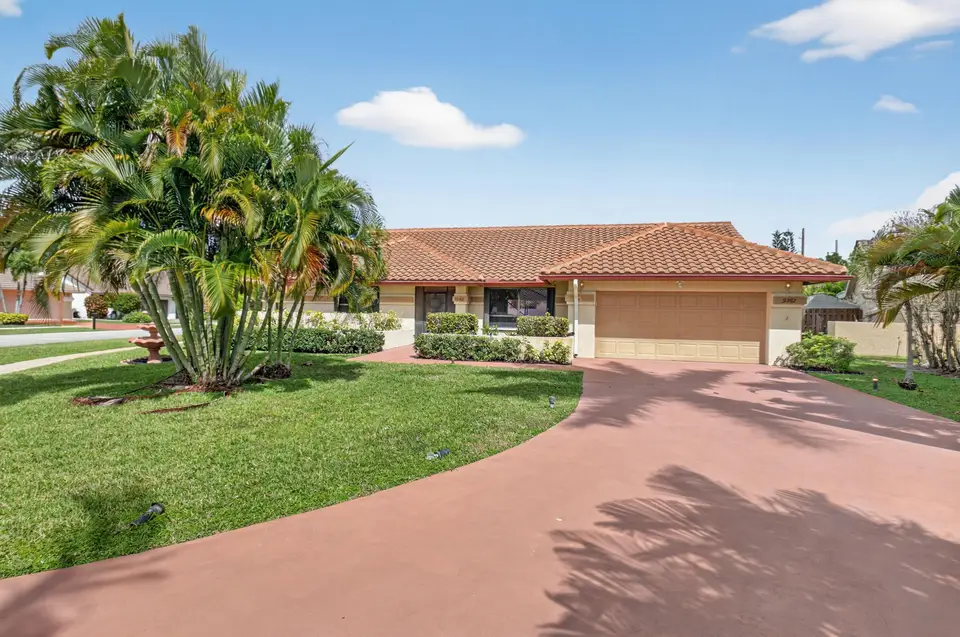 9362 Laurel Green Drive, Boynton Beach, FL 33437