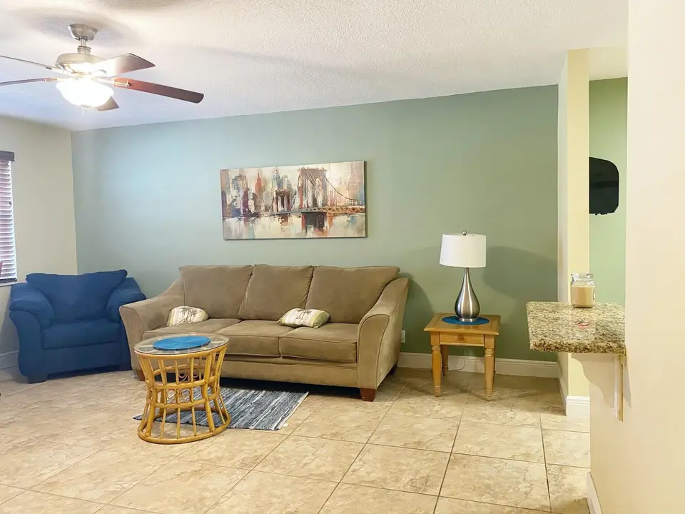 801 Hummingbird Way 205, North Palm Beach, FL 33408