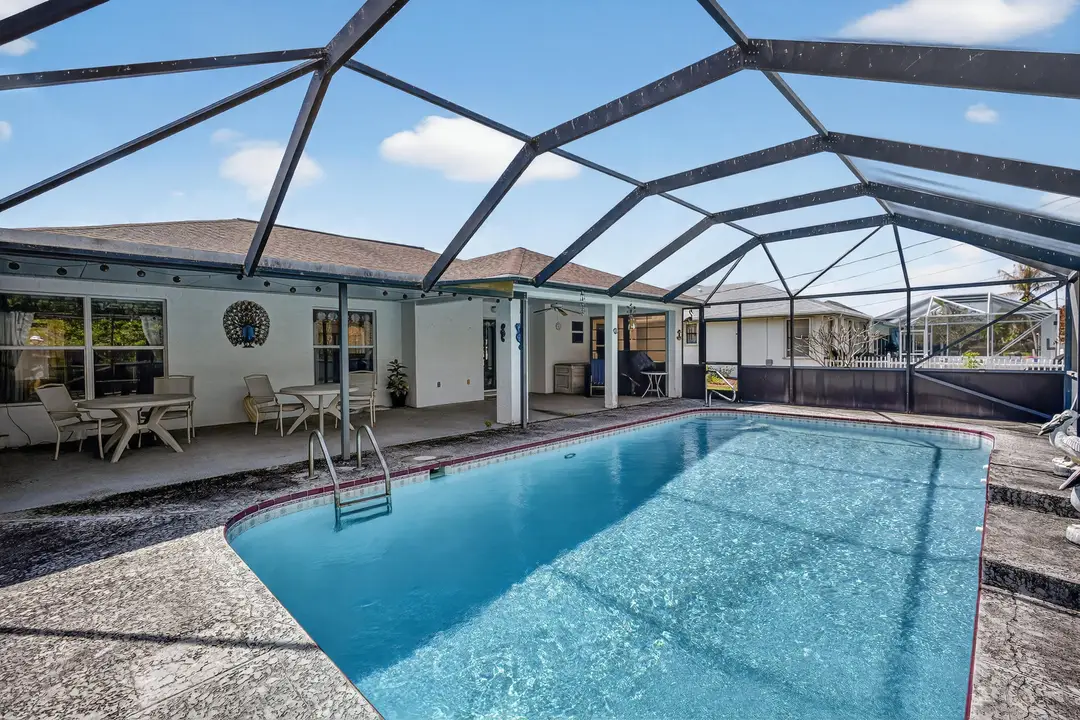 459 SE NOME Drive, Port St. Lucie, FL 34984