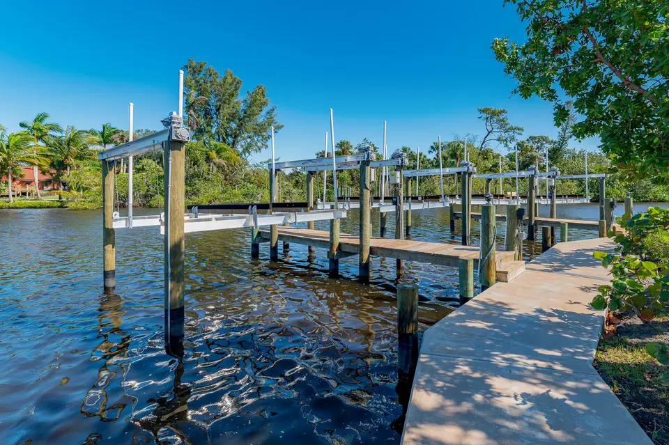 4692 SE Manatee Way, Stuart, FL 34997
